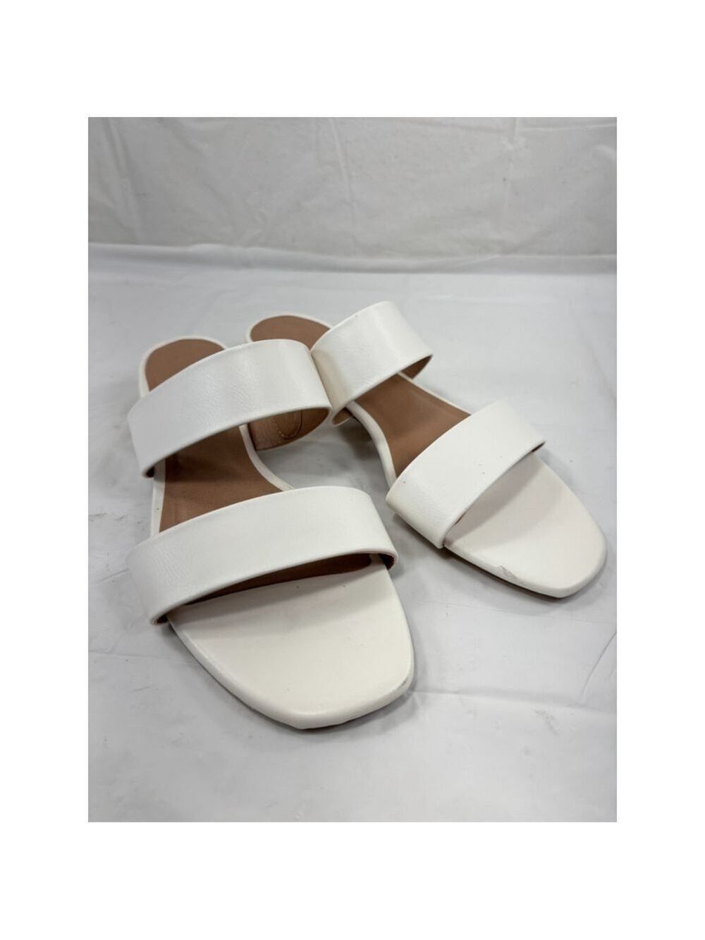 Cushionaire Nolita Two Band Dress Sandal white size 7.5